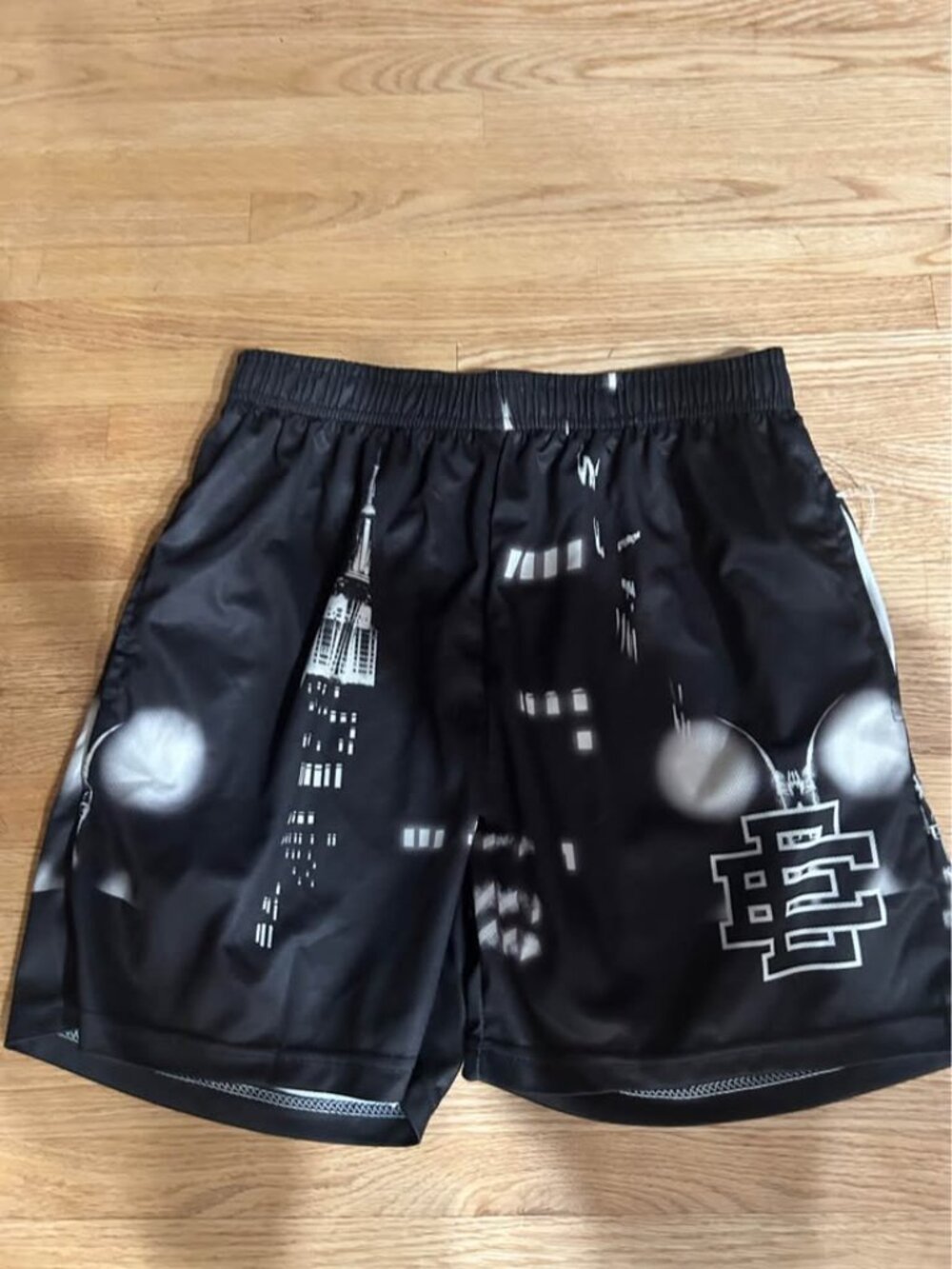 New Eric Emanuel basketball shorts sz Large